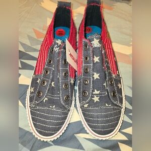 Blowfish Red and Blue Starry Slip-On Sneakers Women's Size 10